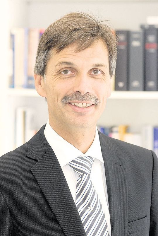 Prof. Dr. Jörg Becker ist Direktor des ERCIS Prof. Dr. Jörg Becker ist Direktor des ERCIS