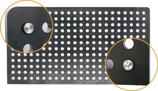 Mit der Plasmaschneidanlage 264 Löcher von je 10 mm Durchmesser in 10 mm dicken Baustahl schneiden. Bild: Kjellberg Finsterwalde Mit der Plasmaschneidanlage 264 Löcher von je 10 mm Durchmesser in 10 mm dicken Baustahl schneiden. Bild: Kjellberg Finsterwalde
