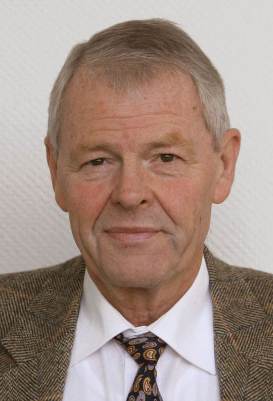 Hans Kalthoff, Gesellschafter Walther-Werke: „Die ausgereifteste Lösung im internationalen Bereich ist eindeutig der Typ 2 Stecker, da er in Zusammenarbeit der Steckerindustrie, den Fahrzeugherstellern und den Elektroversorgungsunternehmen entstanden ist. Hans Kalthoff, Gesellschafter Walther-Werke: „Die ausgereifteste Lösung im internationalen Bereich ist eindeutig der Typ 2 Stecker, da er in Zusammenarbeit der Steckerindustrie, den Fahrzeugherstellern und den Elektroversorgungsunternehmen entstanden ist.