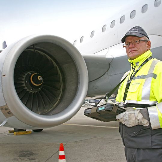 Am Frankfurter Flughafen sorgen Getac-Tablet-PC bei Fraport für das reibungslose Abheben der Passagier- und Frachtflieger. Bild: Andreas Meinhardt/Fraport Am Frankfurter Flughafen sorgen Getac-Tablet-PC bei Fraport für das reibungslose Abheben der Passagier- und Frachtflieger. Bild: Andreas Meinhardt/Fraport