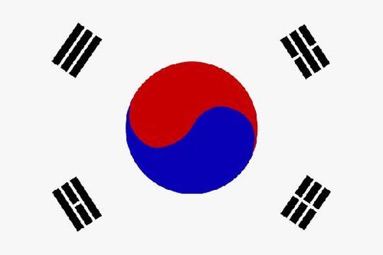 Im Jahr 2010 investierten die Firmen der chemischen und petrochemischen Industrie in Korea (Rep.) deutlich mehr als im Vorjahr. Viel Schwung gibt es bei Batterien für Hybrid- und Elektroautos (unter anderem Großprojekte von LG Chem und von SB Li Motive) sowie bei Polysilizium für die Solarindustrie. Da die Elektronikfirmen auf Expansion setzen, gibt es Vorhaben bei elektronischen Chemikalien. Auch Karbonmaterialien sind ein neues Thema. Deutsche Anbieter können von der Zuwendung Südkoreas auf neue Technologiefelder wie neuartige Displays, Brennstoffzellen, Hybridantriebe für Autos, hochfunktionale Textilien, neue Werkstoffe sowie die Bio- und Nanotechnologie profitieren. Auch die stärkere Ausrichtung des Landes auf Umwelt- und Energietechnik kommt ihnen entgegen. ((Quelle: Germany Trade and Invest)) Im Jahr 2010 investierten die Firmen der chemischen und petrochemischen Industrie in Korea (Rep.) deutlich mehr als im Vorjahr. Viel Schwung gibt es bei Batterien für Hybrid- und Elektroautos (unter anderem Großprojekte von LG Chem und von SB Li Motive) sowie bei Polysilizium für die Solarindustrie. Da die Elektronikfirmen auf Expansion setzen, gibt es Vorhaben bei elektronischen Chemikalien. Auch Karbonmaterialien sind ein neues Thema. Deutsche Anbieter können von der Zuwendung Südkoreas auf neue Technologiefelder wie neuartige Displays, Brennstoffzellen, Hybridantriebe für Autos, hochfunktionale Textilien, neue Werkstoffe sowie die Bio- und Nanotechnologie profitieren. Auch die stärkere Ausrichtung des Landes auf Umwelt- und Energietechnik kommt ihnen entgegen. ((Quelle: Germany Trade and Invest))