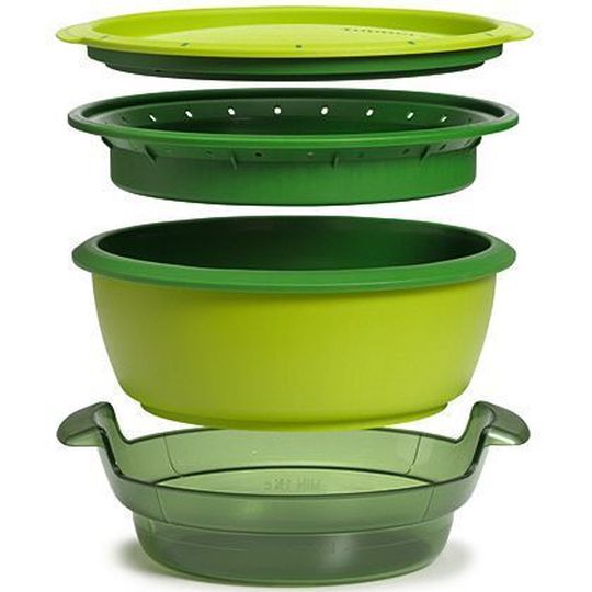 Neue Heimat: Der Micro-Gourmet von Tupperware lagert zukünftig im Epperthausener Zentrallager. Bild: Tupperware Neue Heimat: Der Micro-Gourmet von Tupperware lagert zukünftig im Epperthausener Zentrallager. Bild: Tupperware