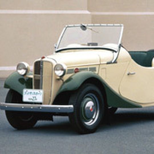 Nissans erster Sportwagen: Der Mini-Rodster DC-3 brachte gerade mal 21 PS auf die Straße. Nissans erster Sportwagen: Der Mini-Rodster DC-3 brachte gerade mal 21 PS auf die Straße.