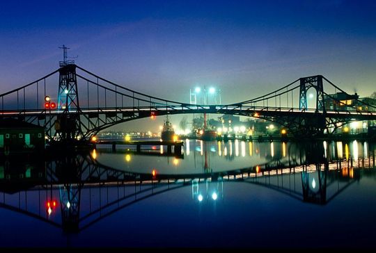 Wilhelmshaven bei Nacht (Bild: Stadt Wilhelmshaven)