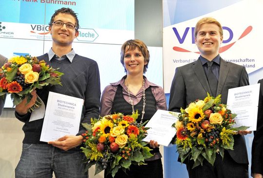 Die Gewinner des Studienpreises 2010: Sebastian Röder, Hanna Singer, Frank Bürmann (v.l.). (Bild: Deutsche Messe)