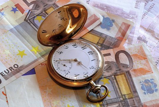 Viele Familienunternehmen haben sich in Zeiten der Wirtschaftskrise aufgrund der Dringlichkeit, liquide zu sein, dem Thema Factoring genähert. (Bild: Kurt F. Dominik/Pixelio.de) Viele Familienunternehmen haben sich in Zeiten der Wirtschaftskrise aufgrund der Dringlichkeit, liquide zu sein, dem Thema Factoring genähert. (Bild: Kurt F. Dominik/Pixelio.de)