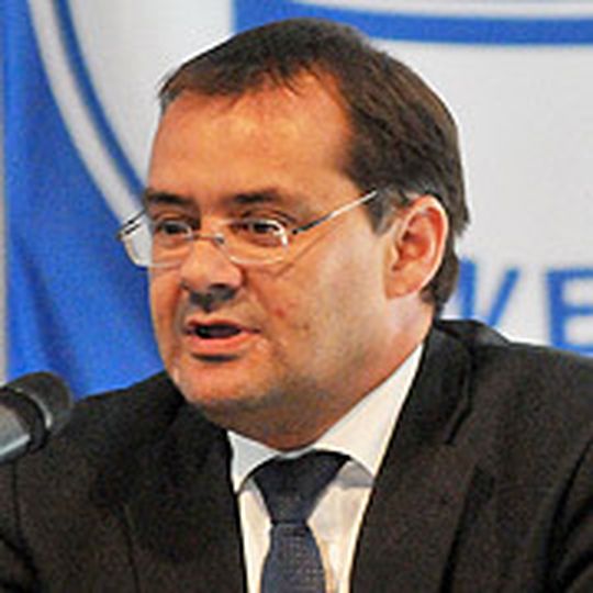 Der Verkehrsminister von Brandenburg, Jörg Vogelsänger, sieht noch viele Hürden, die einer schnellen Einführung des Wechselkennzeichens im Wege stehen. Der Verkehrsminister von Brandenburg, Jörg Vogelsänger, sieht noch viele Hürden, die einer schnellen Einführung des Wechselkennzeichens im Wege stehen.