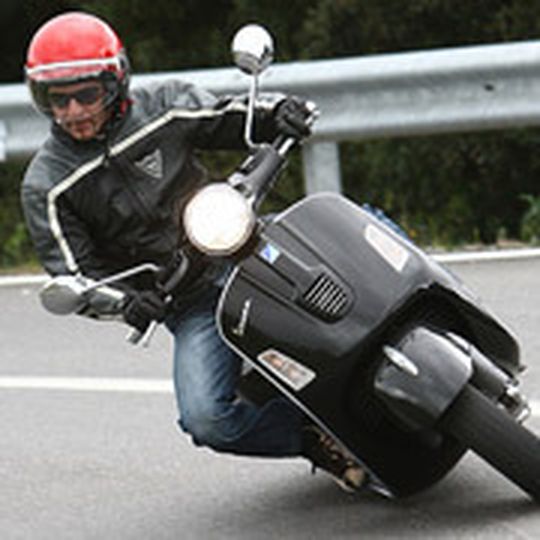 Für die Vespa 300 GTS Super muss der Kunde 5.100 Euro zahlen. Für die Vespa 300 GTS Super muss der Kunde 5.100 Euro zahlen.