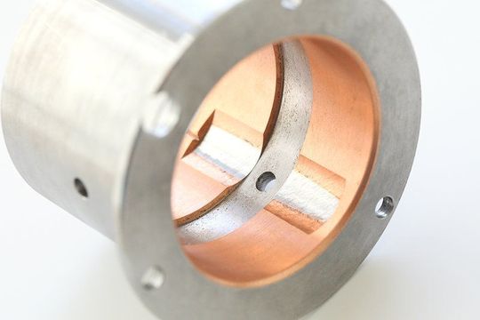 Gleitlager haben sich bestens bewährt, insbesondere dort, wo wartungsfreie Lagerstellen erforderlich- oder Schmiermittel nicht erwünscht bzw. zulässig sind. (Bilder: Schubarth) Gleitlager haben sich bestens bewährt, insbesondere dort, wo wartungsfreie Lagerstellen erforderlich- oder Schmiermittel nicht erwünscht bzw. zulässig sind. (Bilder: Schubarth)