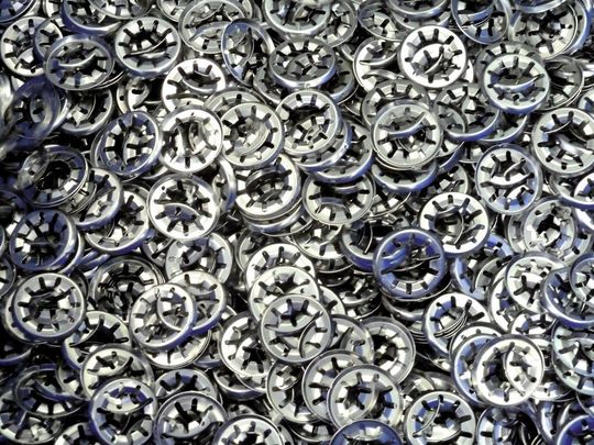 Bei Lang+Menke im sauerländischen Hemer werden jährlich Millionen Stanzteile produziert. Bild: Kuhn Bei Lang+Menke im sauerländischen Hemer werden jährlich Millionen Stanzteile produziert. Bild: Kuhn