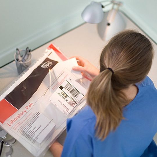 Reformen und Gesetzesänderungen im Gesundheitsbereich sorgen für große Besorgnis in der Healthcare-Branche. Bild: UPS Reformen und Gesetzesänderungen im Gesundheitsbereich sorgen für große Besorgnis in der Healthcare-Branche. Bild: UPS