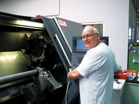Detlef Wilke, Inhaber der Wilke Zerspantechnik in Berglen-Erlenhof: „Bei der Maschinenauswahl hatten Verfügbarkeit und Zuverlässigkeit ebenso hohe Priorität wie Leistungsvermögen und Preis.“ (Bild: Kuttkat) Detlef Wilke, Inhaber der Wilke Zerspantechnik in Berglen-Erlenhof: „Bei der Maschinenauswahl hatten Verfügbarkeit und Zuverlässigkeit ebenso hohe Priorität wie Leistungsvermögen und Preis.“ (Bild: Kuttkat)
