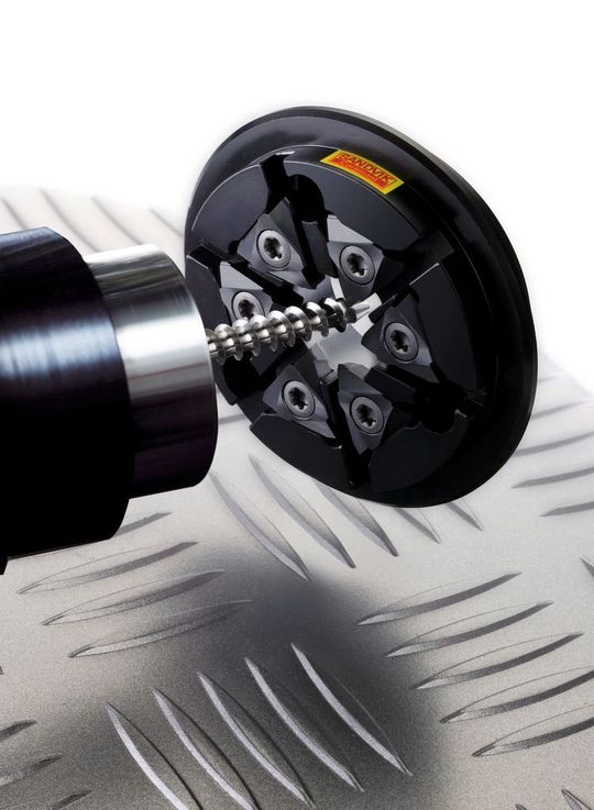 Zu sehen auf der EMO: der neue CoroMill 325 mit GC1105-Schneidplatten zum Gewindewirbeln. (Bild: Sandvik)