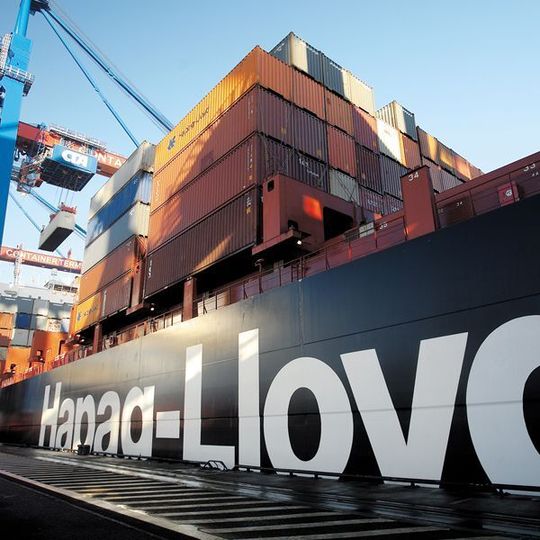 Hapag Lloyd-Container könnten in Zukunft mit einer Seilbahn zu den Zügen transportiert werden. Bild: Hapag Lloyd Hapag Lloyd-Container könnten in Zukunft mit einer Seilbahn zu den Zügen transportiert werden. Bild: Hapag Lloyd
