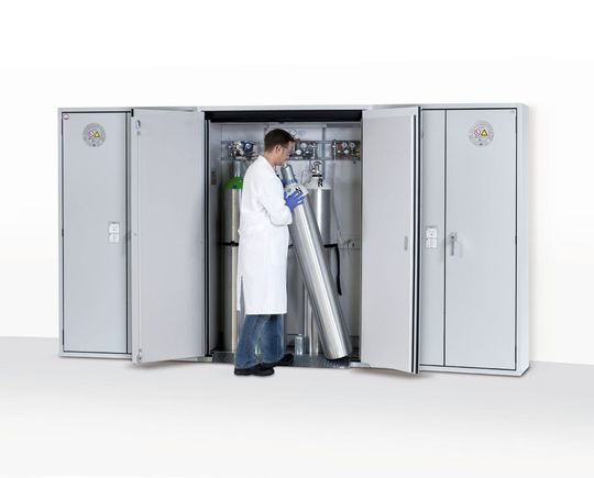 Abb. 1: Die Druckgasflaschenschränke G90 bieten eine Feuerwiderstandsfähigkeit von mindestens 90 Minuten. (Bild: Asecos)