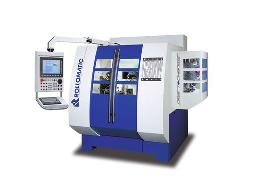 En dépit de l’équipement supplémentaire – un changeur de meules pouvant contenir jusqu’à six meules –, Rollomatic est parvenu à conserver la structure compacte de la GrindSmart®628XW. (Image: Rollomatic) En dépit de l’équipement supplémentaire – un changeur de meules pouvant contenir jusqu’à six meules –, Rollomatic est parvenu à conserver la structure compacte de la GrindSmart®628XW. (Image: Rollomatic)