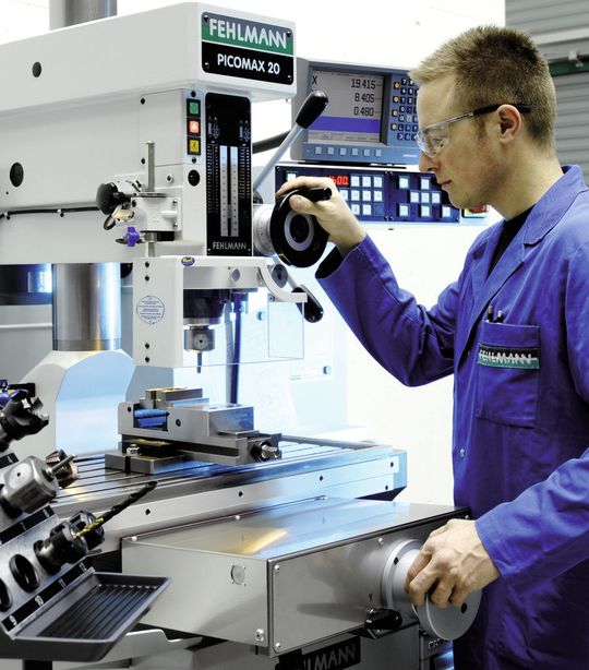 Die Picomax 20 ist ideal für die ersten «Gehversuche» in der Ausbildung von Fräs- bzw. Bohrarbeiten ausgelegt. (Bild: Fehlmann) Die Picomax 20 ist ideal für die ersten «Gehversuche» in der Ausbildung von Fräs- bzw. Bohrarbeiten ausgelegt. (Bild: Fehlmann)