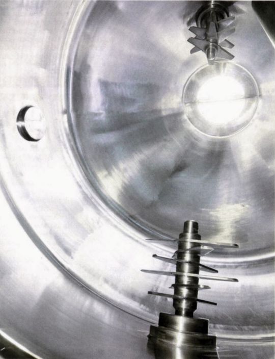 Details of the Criox’s lump-breaker blades: The unit features two sets of lump-breaking blades. The continuous breaking and renewing of the surface area of product exposed to evaporation, significantly improves the mixing and drying properties. (Picture: Italvacuum) Details of the Criox’s lump-breaker blades: The unit features two sets of lump-breaking blades. The continuous breaking and renewing of the surface area of product exposed to evaporation, significantly improves the mixing and drying properties. (Picture: Italvacuum)
