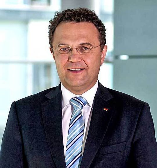 Bundesinnenminister Friedrich: die Verfügbarkeit von Sicherheitstechnologien gewährleisten Bundesinnenminister Friedrich: die Verfügbarkeit von Sicherheitstechnologien gewährleisten