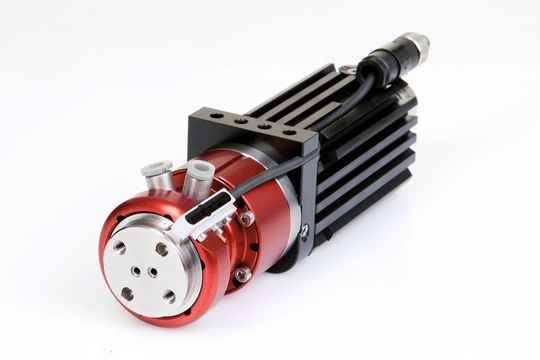 Leichte NC-Schwenkachse mit 4 Nm Spitzendrehmoment (EPS) Leichte NC-Schwenkachse mit 4 Nm Spitzendrehmoment (EPS)