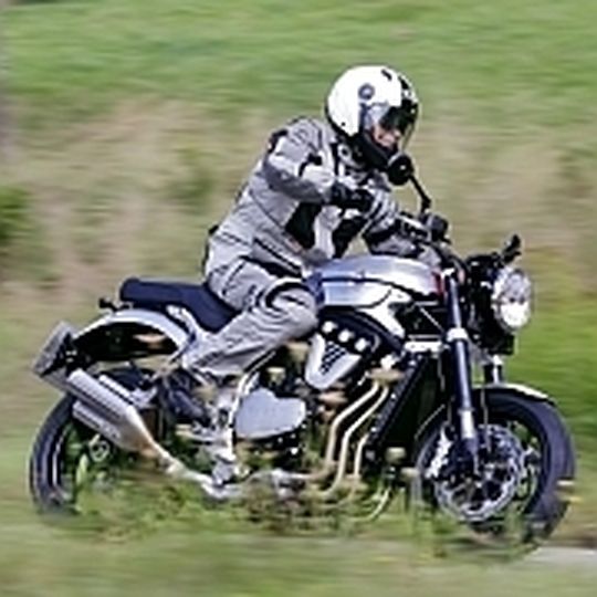 Bereits seit mehreren Monaten läuft die neue Horex in der Fahrerprobung. Bereits seit mehreren Monaten läuft die neue Horex in der Fahrerprobung.