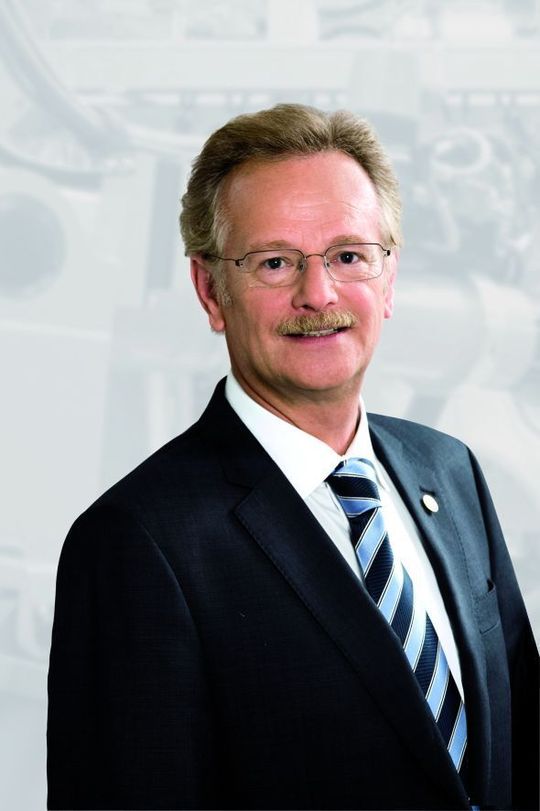 Siegbert Lapp, Vorstand der Lapp Gruppe: „Mit einer nachhaltigen Bauweise an unseren weltweiten Standorten wollen wir zum Schutz unseres Ökosystems beitragen.“ Siegbert Lapp, Vorstand der Lapp Gruppe: „Mit einer nachhaltigen Bauweise an unseren weltweiten Standorten wollen wir zum Schutz unseres Ökosystems beitragen.“