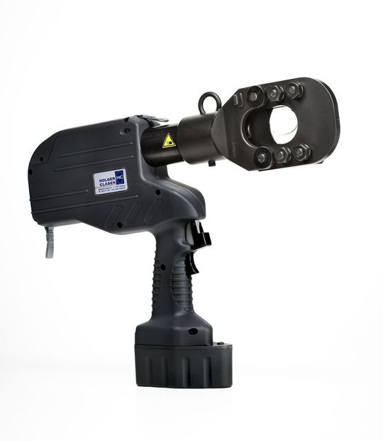 Einhandwerkzeug RS 4 schneidet Kupfer und Stahldrähte sowie Freileitungen glatt durch. (Bild: Holger Clasen)