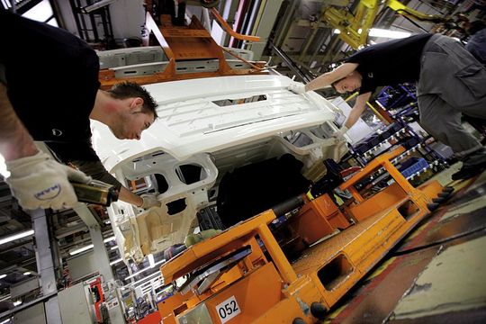 Bild 1: An europaweit zwölf Produktionsstandorten nutzt MAN inzwischen das Inet-Behältermanagement und macht damit seinen Lademittelbestand transparent. (Bild: MAN) Bild 1: An europaweit zwölf Produktionsstandorten nutzt MAN inzwischen das Inet-Behältermanagement und macht damit seinen Lademittelbestand transparent. (Bild: MAN)