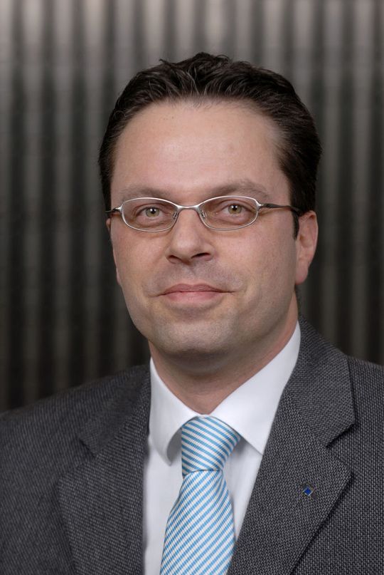 Michael Keilbach, bei Trumpf Vertriebs- und Marketingleiter für Elektrowerkzeuge in Deutschland, erwartet vom neuen Vertriebssystem eine bessere Kundenbetreuung. Bild: Trumpf Michael Keilbach, bei Trumpf Vertriebs- und Marketingleiter für Elektrowerkzeuge in Deutschland, erwartet vom neuen Vertriebssystem eine bessere Kundenbetreuung. Bild: Trumpf