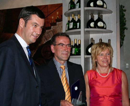 V.l.n.r.: CSU-Generalsekretär Markus Söder und Ludwig Jakob mit Frau V.l.n.r.: CSU-Generalsekretär Markus Söder und Ludwig Jakob mit Frau