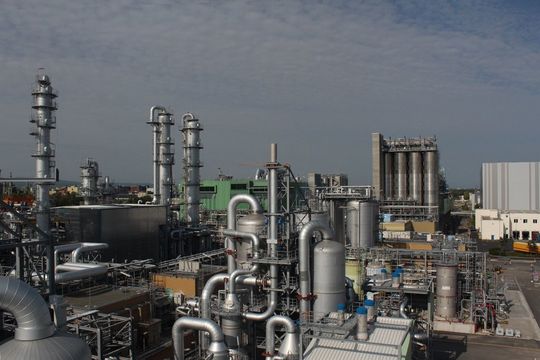 Neue Produktionsanlage für Polyoxymethylen (POM) von Ticona im Industrie Park Höchst (Bild: Business Wire) Neue Produktionsanlage für Polyoxymethylen (POM) von Ticona im Industrie Park Höchst (Bild: Business Wire)
