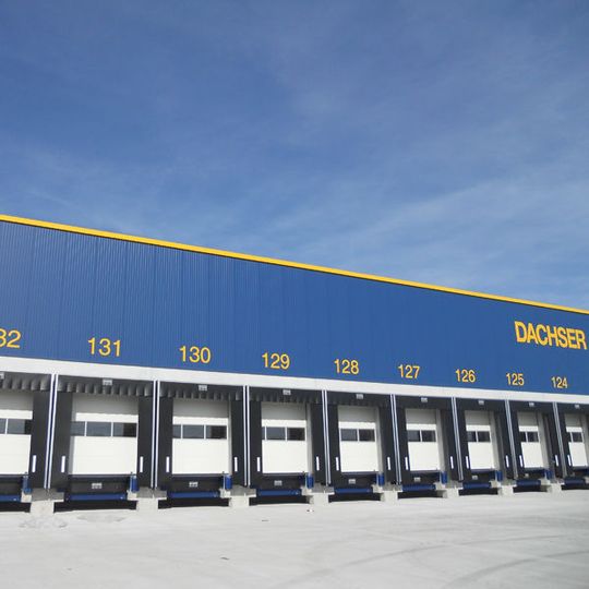 Viel Platz: 96 Anlieferungstore bietet das Eurohub in Clermont-Ferrand. Rund 60 Lkw steuern täglich nachts den Dachser-Standort an. Bild: Dachser Viel Platz: 96 Anlieferungstore bietet das Eurohub in Clermont-Ferrand. Rund 60 Lkw steuern täglich nachts den Dachser-Standort an. Bild: Dachser