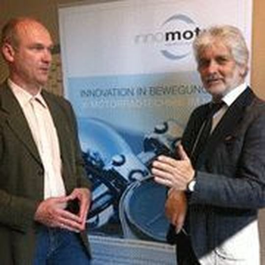 Der Koordinator des Kompetenzzentrums Stephan Brehmer (li.) und der Leiter der Gewerbe Akademie Freiburg Michael Dilger. Der Koordinator des Kompetenzzentrums Stephan Brehmer (li.) und der Leiter der Gewerbe Akademie Freiburg Michael Dilger.