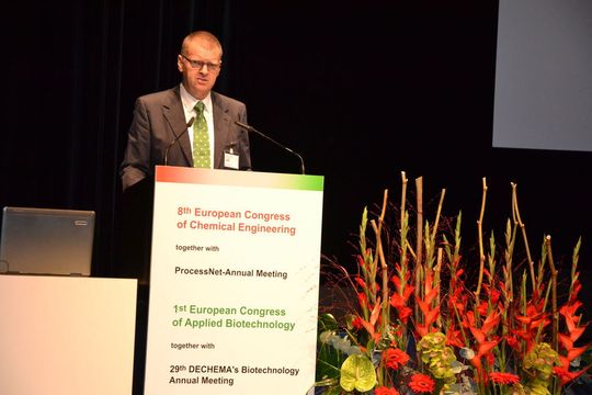 Dr. Friedrich Seitz, BASF, in a plenary speech at the ECCE. (Picture: PROCESS) Dr. Friedrich Seitz, BASF, in a plenary speech at the ECCE. (Picture: PROCESS)