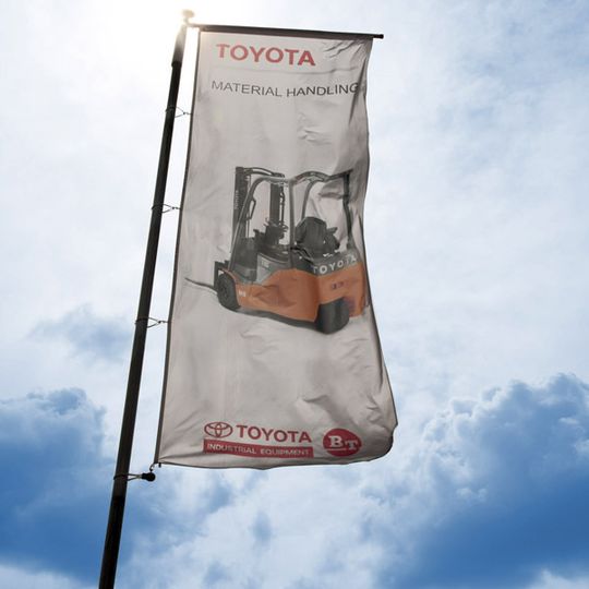 Weltmarktführer Toyota stärkt mit den neuen Händlern Neuberger Land- und Fördertechnik sowie Timmermanns seinen dualen Vertrieb in Deutschland. Bild: TMHD Weltmarktführer Toyota stärkt mit den neuen Händlern Neuberger Land- und Fördertechnik sowie Timmermanns seinen dualen Vertrieb in Deutschland. Bild: TMHD