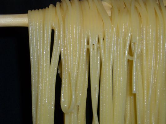Cobol war einmal als „Spaghetti-Code“ verschrien, verwunden zu monolithischen Anwendungen, unzertennbar mit den Mainframe-Schicksal verknüpft. Doch die Programmiersprache erweist sich vor allem als flexibel und haltbar. Bild: kitty@net/Pixelio Cobol war einmal als „Spaghetti-Code“ verschrien, verwunden zu monolithischen Anwendungen, unzertennbar mit den Mainframe-Schicksal verknüpft. Doch die Programmiersprache erweist sich vor allem als flexibel und haltbar. Bild: kitty@net/Pixelio