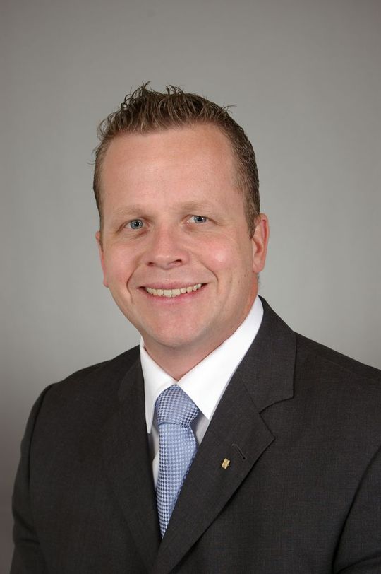 Philip Schmersal: „ ... in neue Richtungen denken und mit dem Markt gehen.“ <em id="ForP_ED0D914D-E14A-F354-2FD3197F3AD04438">Bilder: Schmersal</em> Philip Schmersal: „ ... in neue Richtungen denken und mit dem Markt gehen.“ <em id="ForP_ED0D914D-E14A-F354-2FD3197F3AD04438">Bilder: Schmersal</em>