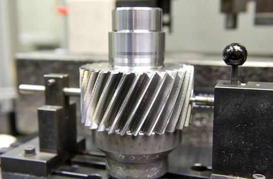 Bild 1: 20 bis 25 Zahnräder sind im 8-Gang-Automatgetriebe (8HP) verbaut. (Bild: Oerlikon Balzers)