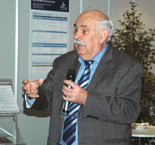 „Sellerie ist ein verstecktes Allergen, da es vielen Lebensmitteln als Gewürz zugesetzt ist“, erklärt Prof. Dr. Klaus-Dieter Jany, Mitglied des CEF-Panels bei der Europäischen Behörde für Lebensmittelsicherheit. (Bild: LABORPRAXIS) „Sellerie ist ein verstecktes Allergen, da es vielen Lebensmitteln als Gewürz zugesetzt ist“, erklärt Prof. Dr. Klaus-Dieter Jany, Mitglied des CEF-Panels bei der Europäischen Behörde für Lebensmittelsicherheit. (Bild: LABORPRAXIS)