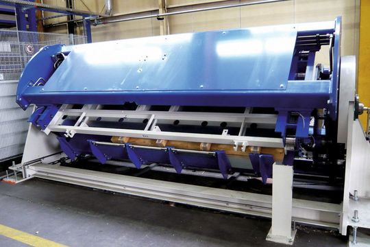 Die Entpalettieranlage ermöglicht voll- oder halbautomatisches Handling von Blechpaketen. (Bild: Kemper Storatec) Die Entpalettieranlage ermöglicht voll- oder halbautomatisches Handling von Blechpaketen. (Bild: Kemper Storatec)