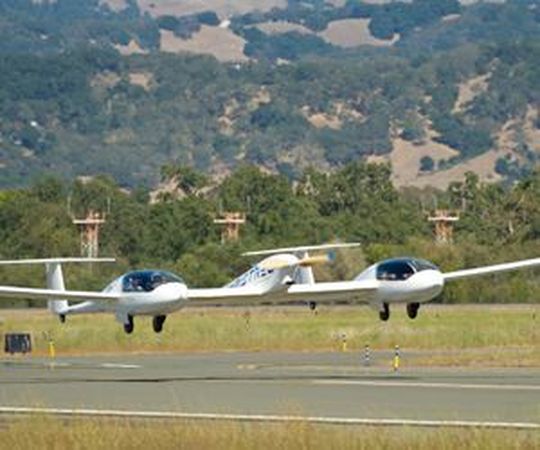Das grünste Motorflugzeug der Welt: Das viersitzige Elektroflugzeug Taurus G4 von Pipistrel gewann den ersten Preis beim höchstdotierten Flugwettbewerb aller Zeiten Das grünste Motorflugzeug der Welt: Das viersitzige Elektroflugzeug Taurus G4 von Pipistrel gewann den ersten Preis beim höchstdotierten Flugwettbewerb aller Zeiten