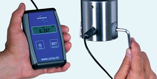 Die grossen Zahlen auf dem Display können einfach abgelesen werden. Sämtliche Digitec Werkzeuge lassen sich mit einem einzigen Anzeigegerät einstellen. (Bild: Urma)