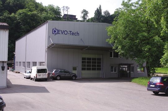 Die moderne Fertigungs- und Montagehalle von Devo-Tech AG in Ziefen/BL. (Bild: Devo-Tech) Die moderne Fertigungs- und Montagehalle von Devo-Tech AG in Ziefen/BL. (Bild: Devo-Tech)