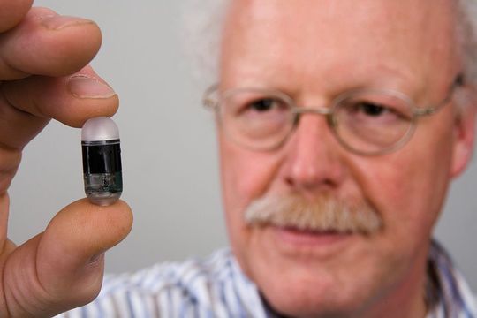 Bild 1: Pille Intelli-Cap mit integriertem Mikrodosiersystem. (Bild: Philips Medimetrics)