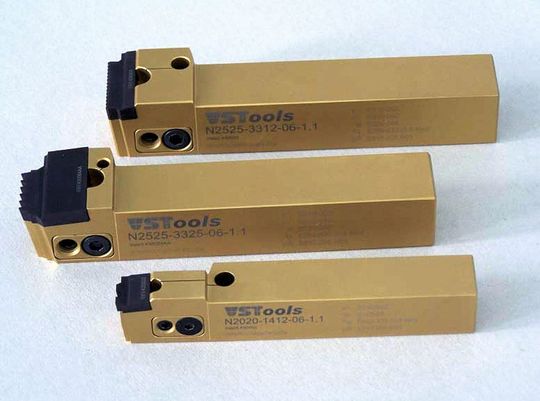 Die Vstools zum Formstechen verfügen über einen geschliffenen Schaft, was eine Wechselgenauigkeit von unter 0,02 mm möglich werden lässt. (Bild: VST-Vogtland)