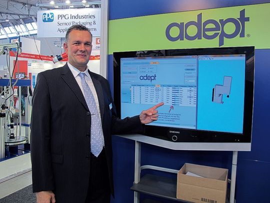 „Mit der Software E-Vario Teacher vereinfachen wir das Programmieren von Pick-&-Place-Aufgaben“, sagt Olaf Trimpop-Dietz, Regional Sales Manager bei Adept. Bild: Kroh „Mit der Software E-Vario Teacher vereinfachen wir das Programmieren von Pick-&-Place-Aufgaben“, sagt Olaf Trimpop-Dietz, Regional Sales Manager bei Adept. Bild: Kroh