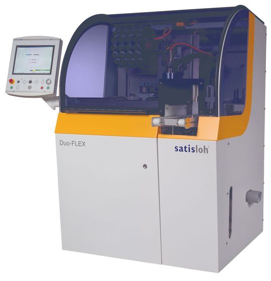 Die Poliermaschine Duo-Flex verleiht der Oberfläche von organischen Kunststoffbrillengläsern einen klaren Durchblick. (Bild: Satisloh)