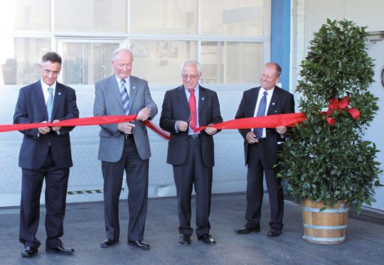 v.l.: Yves Serra (CEO), Martin Huber (Präsident des Verwaltungsrates), Pietro Lori (Leiter GF Piping Systems), Claude Fischer (Head of Supply Chain) (Bild: Georg Fischer) v.l.: Yves Serra (CEO), Martin Huber (Präsident des Verwaltungsrates), Pietro Lori (Leiter GF Piping Systems), Claude Fischer (Head of Supply Chain) (Bild: Georg Fischer)