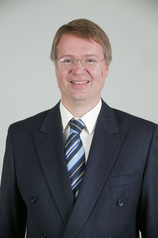 Dr. Hartmut Isselhorst, BSI, Abteilungsleiter Cyber-Sicherheit, sieht das Cyber-Abwehrzentrum als Informationsdrehscheibe für Behörden Dr. Hartmut Isselhorst, BSI, Abteilungsleiter Cyber-Sicherheit, sieht das Cyber-Abwehrzentrum als Informationsdrehscheibe für Behörden