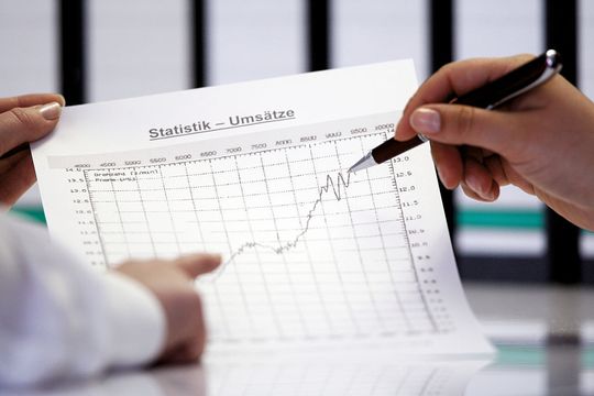 Agiert der Servicetechniker auch als Servicevermittler, kann er Potenziale zur Umsatz- und Ertragssteigerung des Unternehmens heben. (Bild: Marko Greitschus/Pixelio.de) Agiert der Servicetechniker auch als Servicevermittler, kann er Potenziale zur Umsatz- und Ertragssteigerung des Unternehmens heben. (Bild: Marko Greitschus/Pixelio.de)